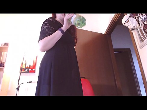 ❤️ Pokorna sužnja, ki obožuje umazane in sočne spodnjice, je po ogledu tega videa prisiljena masturbirati! ❌ Porn video na sl.xxxgr.ru