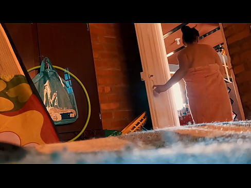 ❤️ Moj stric mi sledi v tuš kabino in me jebe, medtem ko se tuširam. ❌ Porn video na sl.xxxgr.ru