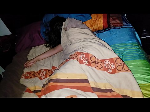 ❤️ Stepson berači svojo mlado mačeho, medtem ko ona spi. ❌ Porn video na sl.xxxgr.ru